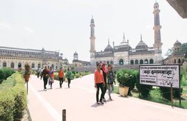 Lucknow, District Magistrate, Kaushal Raj Sharma, Bara Imambara, Chota Imambara, historical monuments, dress code, decent clothes, professional photography, photo shoot, india news, Hindi news, news in Hindi, latest news, today news in Hindi