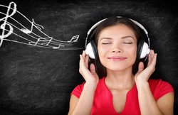 World music day 2019: मूड बेहतर करने के अलावा गाना सुनने के हैं और भी कई फायदे