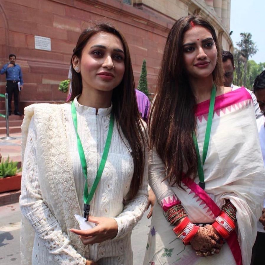"Nusrat Jahan, नुसरत जहां, नुसरत जहां की शादी, Nusrat Jahan wedding, Nusrat Jahan ki shadi, मिमी चक्रवर्ती, mimi Chakraborty mimi, मिमी चक्रवर्ती की फिल्में, Chakraborty movie, नुसरत जहां की फिल्मों, Nusrat Jahan bengali movie, Nusrat Jahan husband