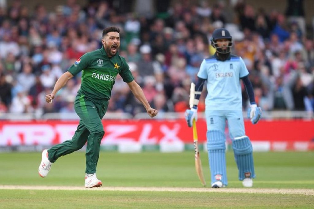 World Cup 2019: अंपायर ने पाकिस्तान और इंग्लैंड के खिलाड़ियों को गेंद को खुरदुरा बनाने से रोका। (icc/twitter)