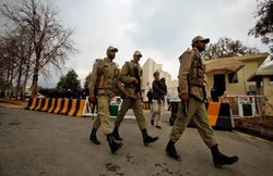 रक्षा बजट में कटौती करेगा पाकिस्तान, देश की माली हालत के मद्देनजर फैसला
