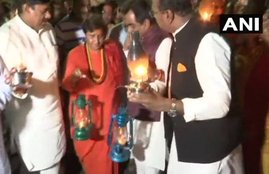 bhopal, sadhvi pragya thakur, bhopal mp, power cut, CM kamal nath, protest march, Hindi news, news in Hindi, latest news, today news in Hindi
