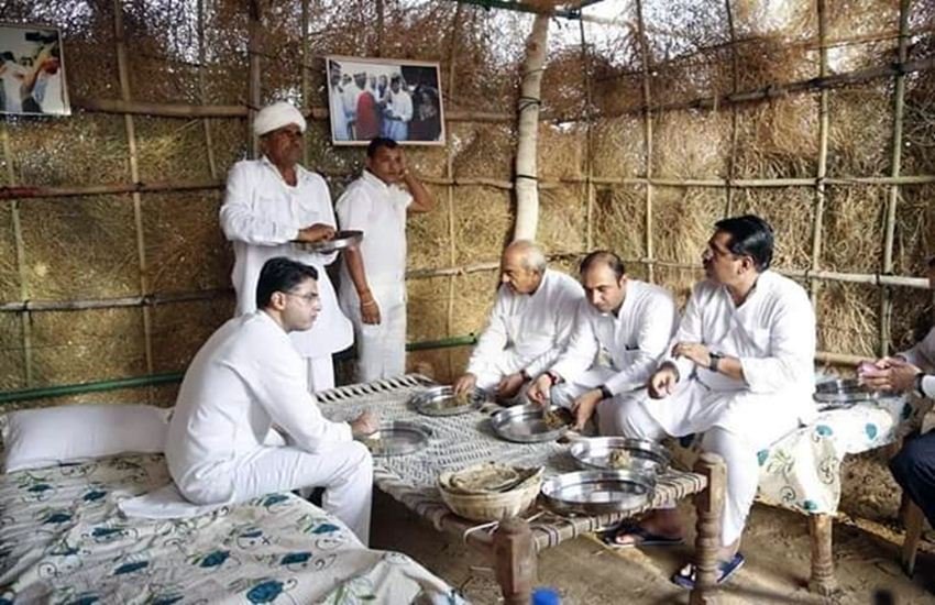 पायलट के ठहरने के लिए कूलर वाली झोपड़ी बनाई गई। इसकी खासियत थी कि बूंद-बूंद सिंचाई की तर्ज पर झोंपड़ी के चारों तरफ पाइपलाइन बिछाकर पानी का स्प्रे किया जा रहा था, जिससे प्राकृतिक हवा पानी के संपर्क में आकर झोंपड़ी में कूलर की तरह ठंडी हवा दे।
