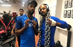 ICC World Cup 2019: आखिर क्यों खुला रहा भुवी का मुंह? शिखर धवन ने तस्वीर शेयर कर बताई वजह