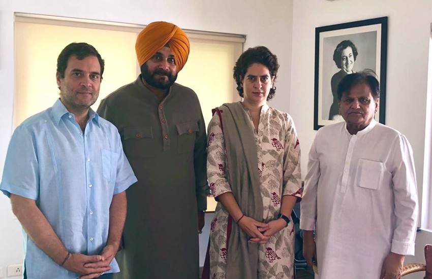 दिल्ली में राहुल, प्रियंका से मिले सिद्धू, सीएम अमरिंदर को दिया संदेश!