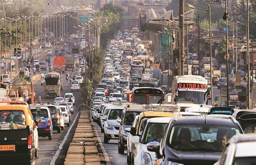 शहरों का अपना आकर्षण है, वहीं दूसरी ओर शहरों की अपनी गंभीर समस्याएं भी हैं।