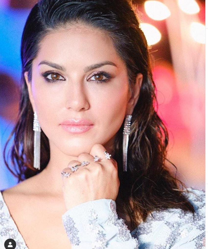 Sunny Leone, Sunny Leone Hot pictures, Sunny Leone Age, Sunny Leone Husband, Sunny Leone Children, Sunny Leone Films, Sunny Leone Bold Pictures