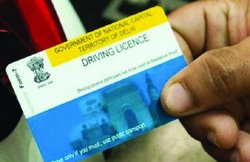 एक देश… एक ड्राइविंग लाइसेंस… पूरे भारत में चलेगा यूनिवर्सल स्मार्ट कार्ड DL, सरकार ला रही है नया नियम