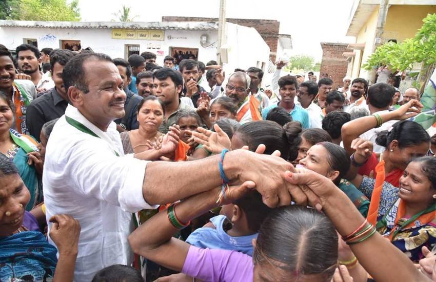कांग्रेस सांसद ने राम माधव से मुलाकात की खबर को आधारहीन बताया। (फोटोः एएनआई)