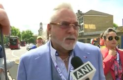 World Cup 2019: भारत-ऑस्ट्रेलिया का मैच देखने पहुंचे विजय माल्या, स्टेडियम में लगे ‘चोर-चोर के नारे, VIDEO