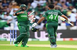 Pakistan vs Afghanistan: पाकिस्तान ने अफगानिस्तान को 3 विकेट से हरा सेमीफाइनल की उम्मीदों को बरक़रार रखा