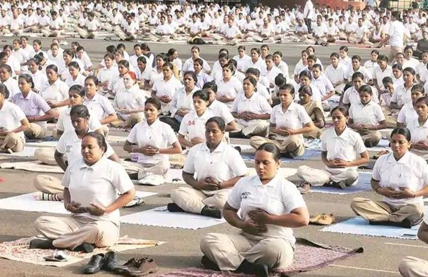 आयुष मंत्रालय की वेबसाइट पर 45 मिनट की योगा ड्रिल अपलोड। (प्रतीकात्मक चित्र/फाइल फोटो)