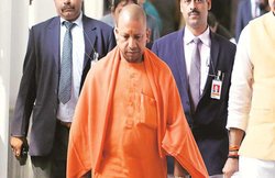 7th Pay Commission: योगी सरकार के फैसले से घट जाएगी कर्मचारियों की सैलरी, 43 साल से मिल रहा फैमिली प्लानिंग अलाउंस भी बंद