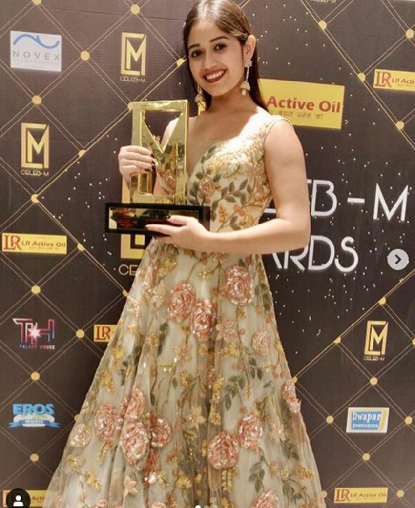 तेरे बिन कीवे के लिए जन्नत जुबैर को सोशल मीडिया का बेस्ट एक्ट्रेस अवार्ड भी मिला था। वहीं इस गाने को मोस्ट ट्रेंडिंग सॉन्ग का खिताब दिया गया।