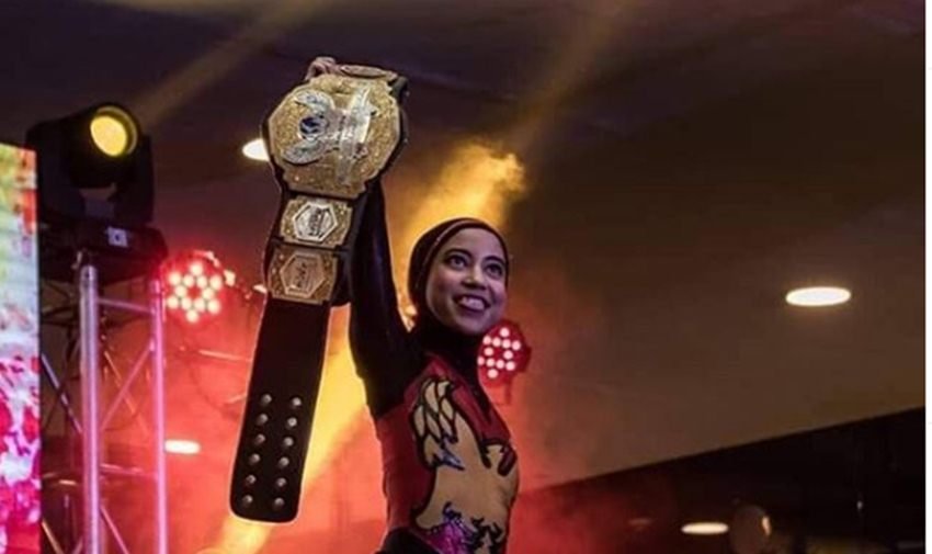 अभी पिछले साल उन्हें अहसास हुआ कि लोग क्या कहेंगे इस बात से प्रभावित होकर मैं अपने फैसले नहीं लूंगी। तब उन्होंने फैसला किया कि वो हिजाब पहनकर रिंग में उतरेंगी।