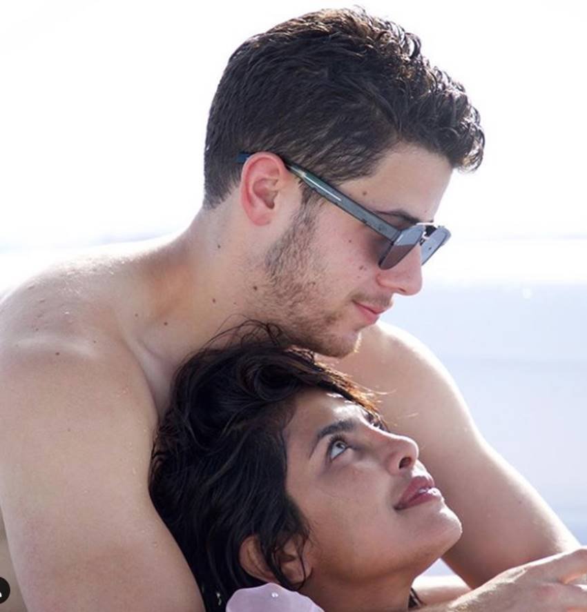 Priyanka Chopra, Priyanka Chopra and Nick Jonas Pictures from the beach, Nick and Priyanka enjoying sun bath, super cool pictures of Priyanka chopra and Nick Jonas, entertainment news, Bollywood news, Television news