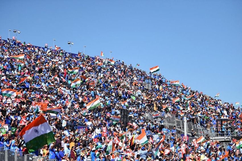 हार्दिक पांड्या ने दो तस्वीरें शेयर करते हुए लिखा- ये हैं यादें..कभी ना खत्म होने वाली यादें। (Photo: @hardikpandya/twitter)