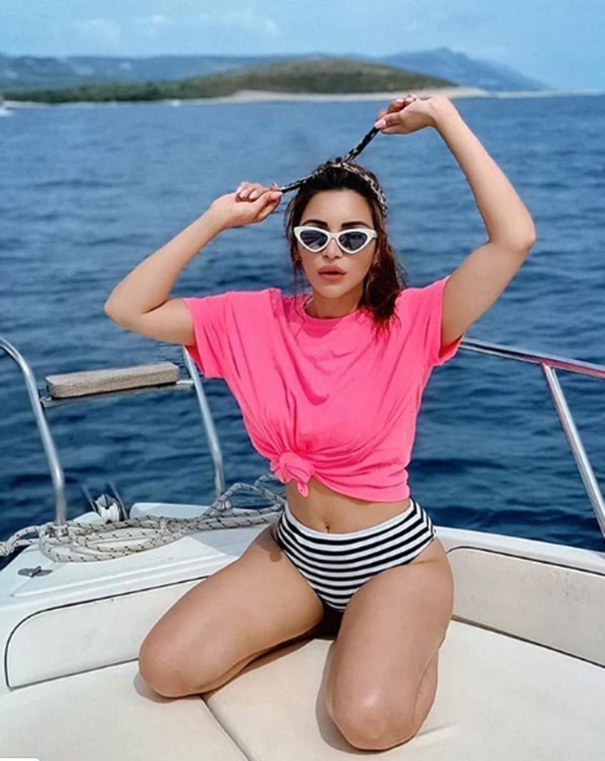 वेब सीरीज में काम करके शमा सिकंदर ने अपनी एक अलग पहचान बना ली। लोग उन्हें बोल्ड एक्ट्रेस के तौर पर जानने लगे।