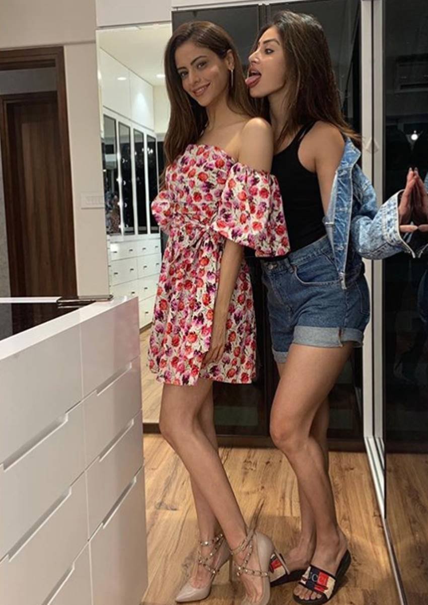 Mouni Roy, Mouni Roy with Aamna Sharif, Aamna Sharif, Kahin to hoga actress Aamna Sharif, Aamna Sharif, television news of Aamna Sharif, Aamna Sharif Shared picture with Mouni Roy, Mouni Roy hot Pictures, Aamna Sharif best Buddies Mouni Roy, actress Aamna Sharif Pictures, Mouni Roy Pictures, entertainment news bollywood news, television news, entertainment news