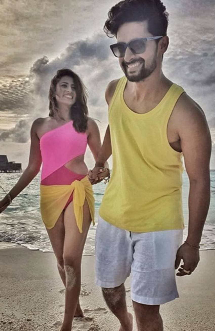 Sargun Mehta, Ravi Dubey having Fun with Sargun Mehta, sargun mehta and ravi dubey in Maldives, Sargun Mehta and Ravi Dubey sharing romantic moments, Sargun Mehta, Ravi Dubey, entertainment news, bollywood news, television news, Sargun Mehta Pictures, Ravi Dubey Pictures, TV actress Sargun Mehta, TV actor Ravi Dubey, entertainment news, bollywood news