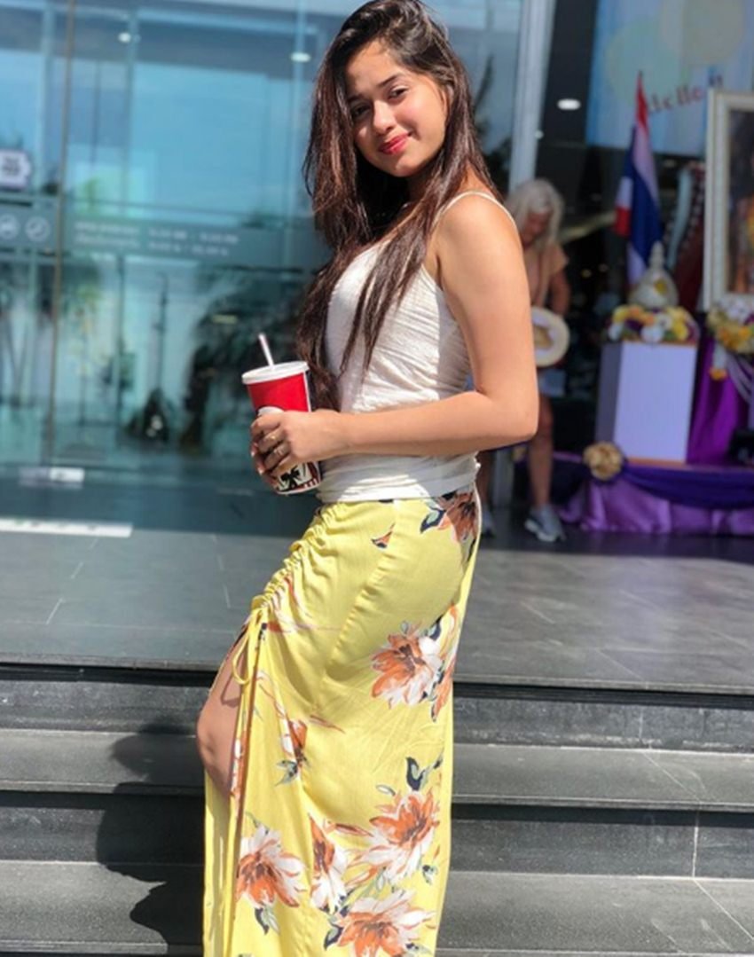 कुछ यूजर्स लिख रहे हैं कि तुम बहुत मतलबी हो जन्नत। पॉपुलारिटी के लिए फैसल का यूज की और जब उसे हम सबकी जरूरत है तो पीछे हट गई हो।