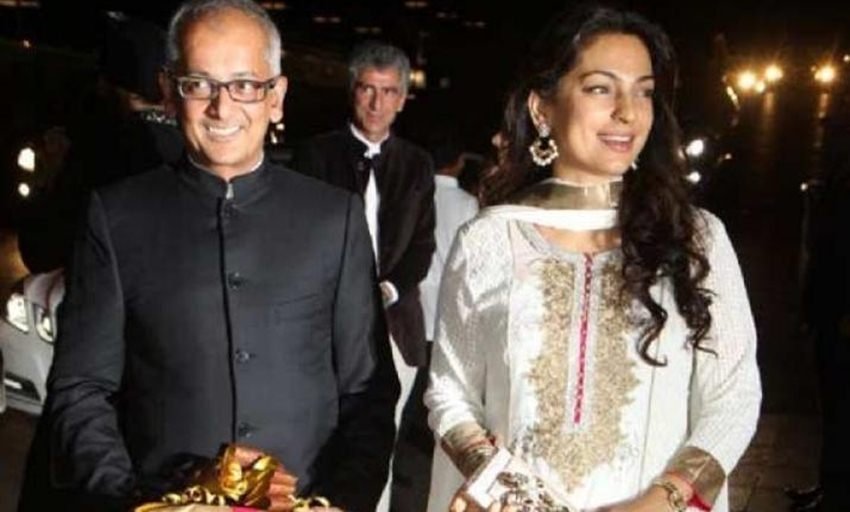 जूही चावला - जय मेहता: जूही चावला ने 1995 में जय मेहता से शादी रचाई थी। जूही के पति जय मेहता मल्टीनेशनल कंपनी मेहता ग्रुप के ओनर हैं। उनकी सीमेंट की दो कंपनियां भी हैं। शाहरुख खान के साथ वे आईपीएल टीम कोलकाता नाइट राइडर्स के को-ओनर भी हैं।