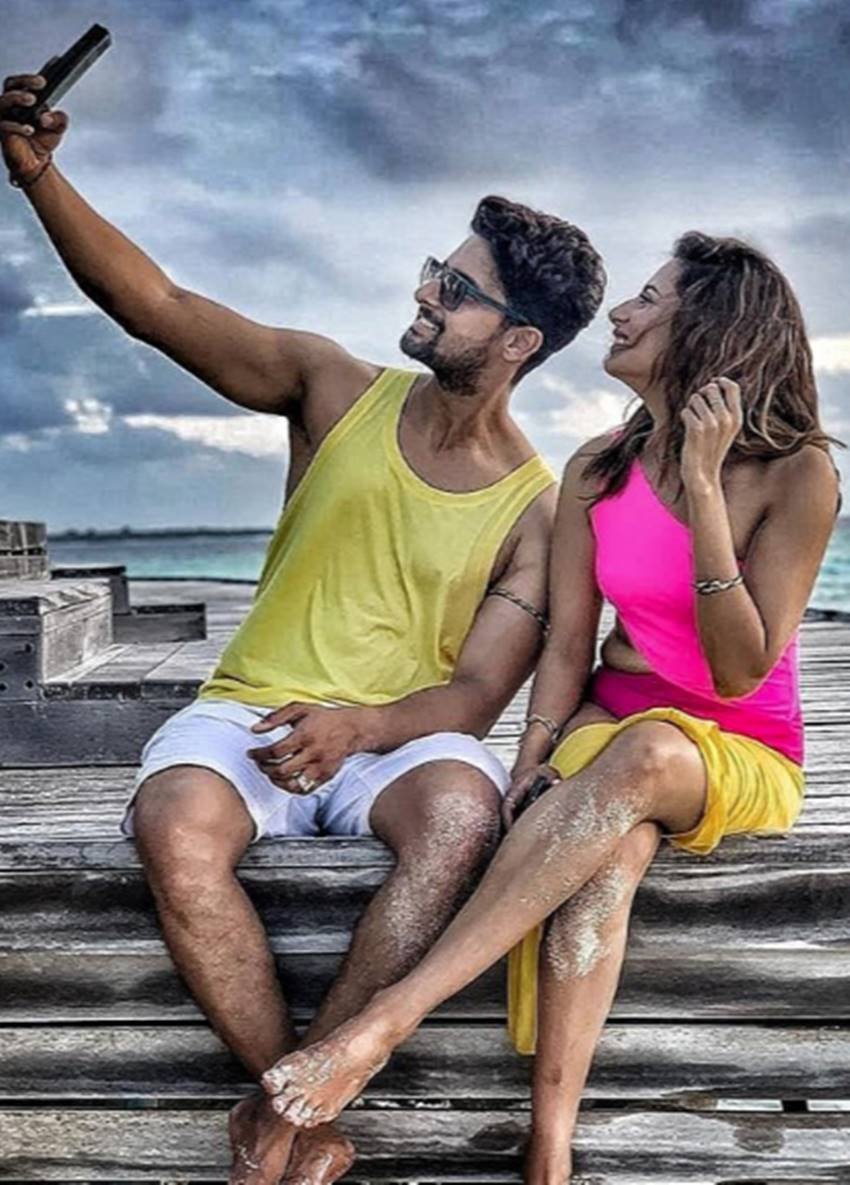 Sargun Mehta, Ravi Dubey having Fun with Sargun Mehta, sargun mehta and ravi dubey in Maldives, Sargun Mehta and Ravi Dubey sharing romantic moments, Sargun Mehta, Ravi Dubey, entertainment news, bollywood news, television news, Sargun Mehta Pictures, Ravi Dubey Pictures, TV actress Sargun Mehta, TV actor Ravi Dubey, entertainment news, bollywood news