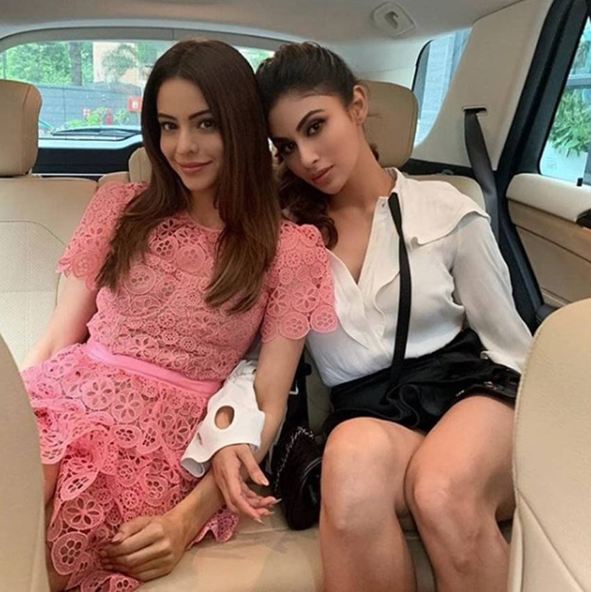 Mouni Roy, Mouni Roy with Aamna Sharif, Aamna Sharif, Kahin to hoga actress Aamna Sharif, Aamna Sharif, television news of Aamna Sharif, Aamna Sharif Shared picture with Mouni Roy, Mouni Roy hot Pictures, Aamna Sharif best Buddies Mouni Roy, actress Aamna Sharif Pictures, Mouni Roy Pictures, entertainment news bollywood news, television news, entertainment news