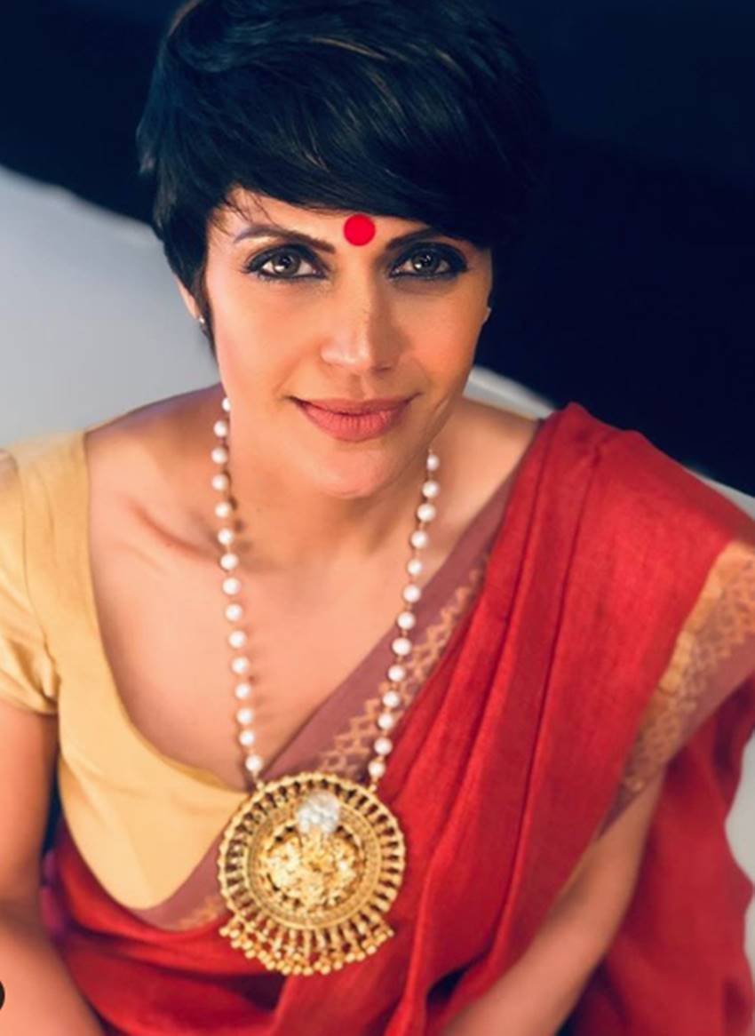 Mouni Roy eating Junk Food, Mouni Roy Loves Donuts, celebs like Mandira Bedi is curious about Mouni Health,Mouni Roy fitness Secret, Mandira BEDI commented on Mouni Roy Pictures, pictures of Naagin 3 Fame actress Mouni Roy, entertainment news, bollywood news, television news