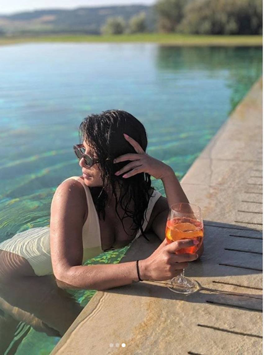 Priyanka Chopra, Priyanka Chopra and Nick Jonas Pictures from the beach, Nick and Priyanka enjoying sun bath, super cool pictures of Priyanka chopra and Nick Jonas, entertainment news, Bollywood news, Television news