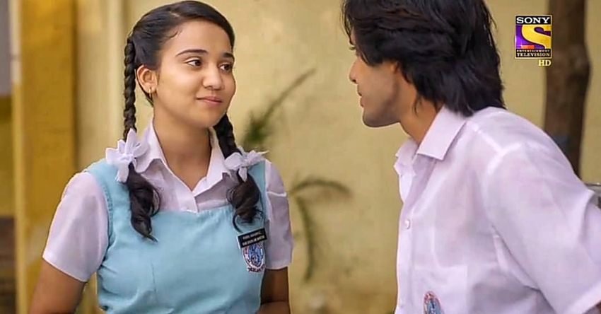 इस शो में आशी को स्कूल में पढ़ने वाली नैना नाम की एक किशोरी का किरदार मिला। अपनी मासूम अदाओं और सादगी से आशी ने इस कैरेक्टर में जान डाल दी।