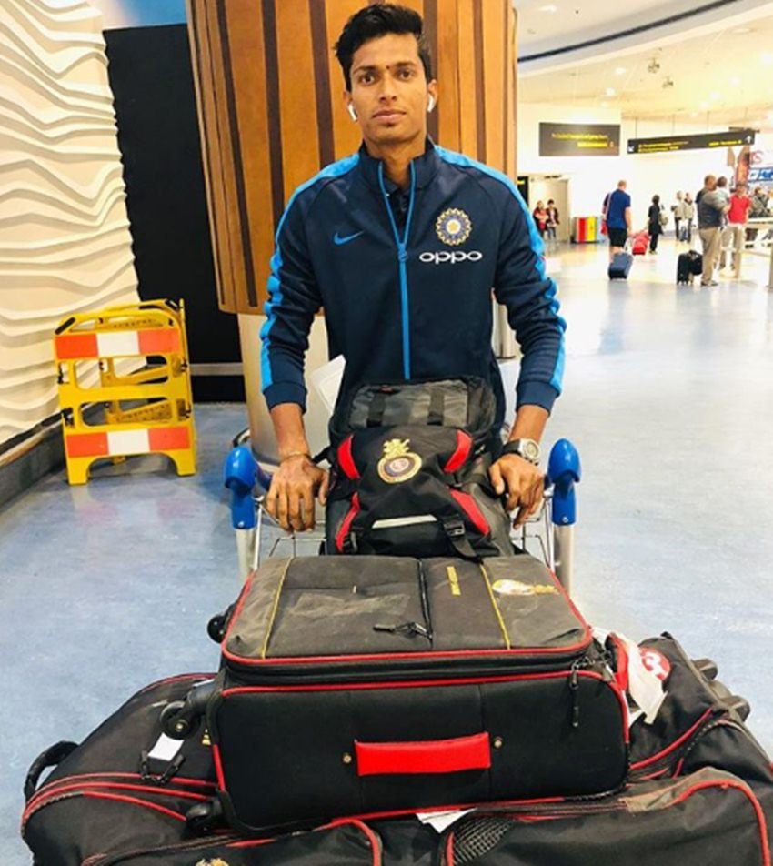 अब टीम इंडिया में वह अपनी गेंदबाजी से विरोधी टीम के खिलाड़ियों की खोज खबर लेते दिखेंगे। उम्मीद है इतनी मेहनत से इस मुकाम तक पहुंचने के बाद नवदीप सैनी अपने करियर को नईं ऊंचाइयां देंगे।