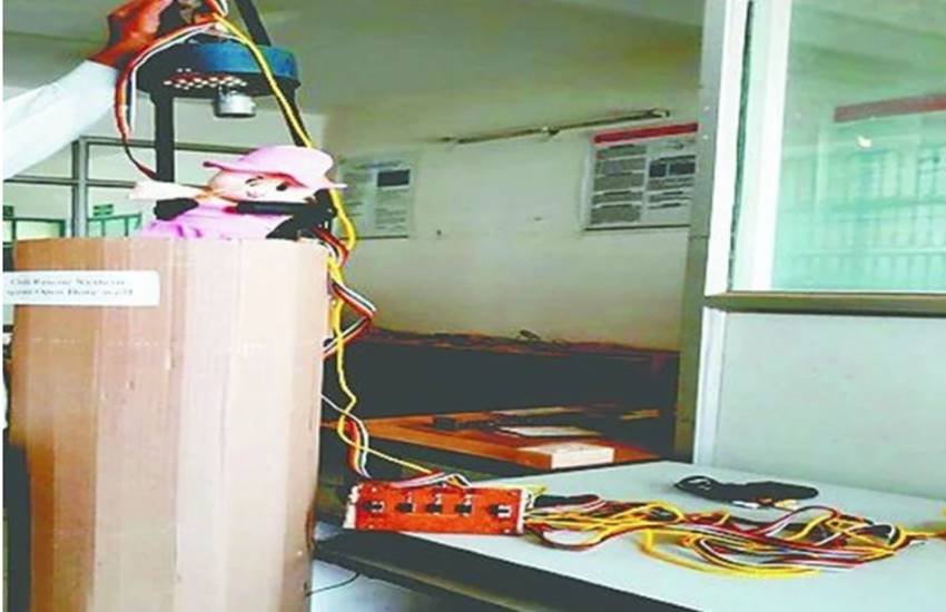 Agra students, students Agra university, Agra college electronics students, agra college electricals students, Borewell Students rescue