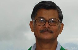 चलती ट्रेन में पूर्व विधायक को धमकाया, टॉयलेट में छिपकर बचाई जान!
