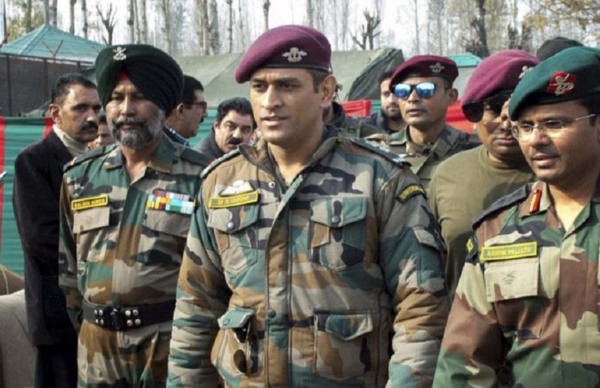 एमएस धोनी कश्मीर में कुछ इस तरह करेंगे गश्त (फोटो सोर्स-twitter)