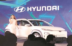 मंद पड़े ऑटो बाजार में उतरी इलेक्ट्रिक कार