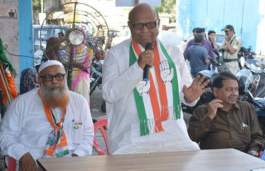 पार्टी के संगठन महासचिव केसी वेणुगोपाल की ओर से जारी बयान के अनुसार कांग्रेस अध्यक्ष ने गायकवाड़ को मुंबई क्षेत्रीय कांग्रेस कमेटी का कार्यकारी अध्यक्ष नियुक्त किया है।({Photo-Twitter/Eknath Gaikwad)