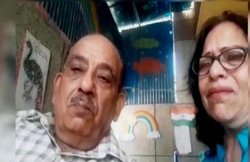 VIDEO: बुजुर्ग मां-बाप ने बेटे-बहू के खिलाफ सोशल मीडिया पर लगाई गुहार, डीएम ने लिया ऐक्शन, अफसर भेजकर सलटाया