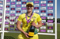 ऑस्ट्रेलिया की एलिसे पेरी ने रचा इतिहास, टी20 इंटरनेशनल में 1000 रन और 100 विकेट लेने वाली पहली क्रिकेटर बनीं