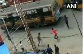 Chennai, Cachaiyappa's College, crime, crime news, viral video, student fight, chennai college student, social media