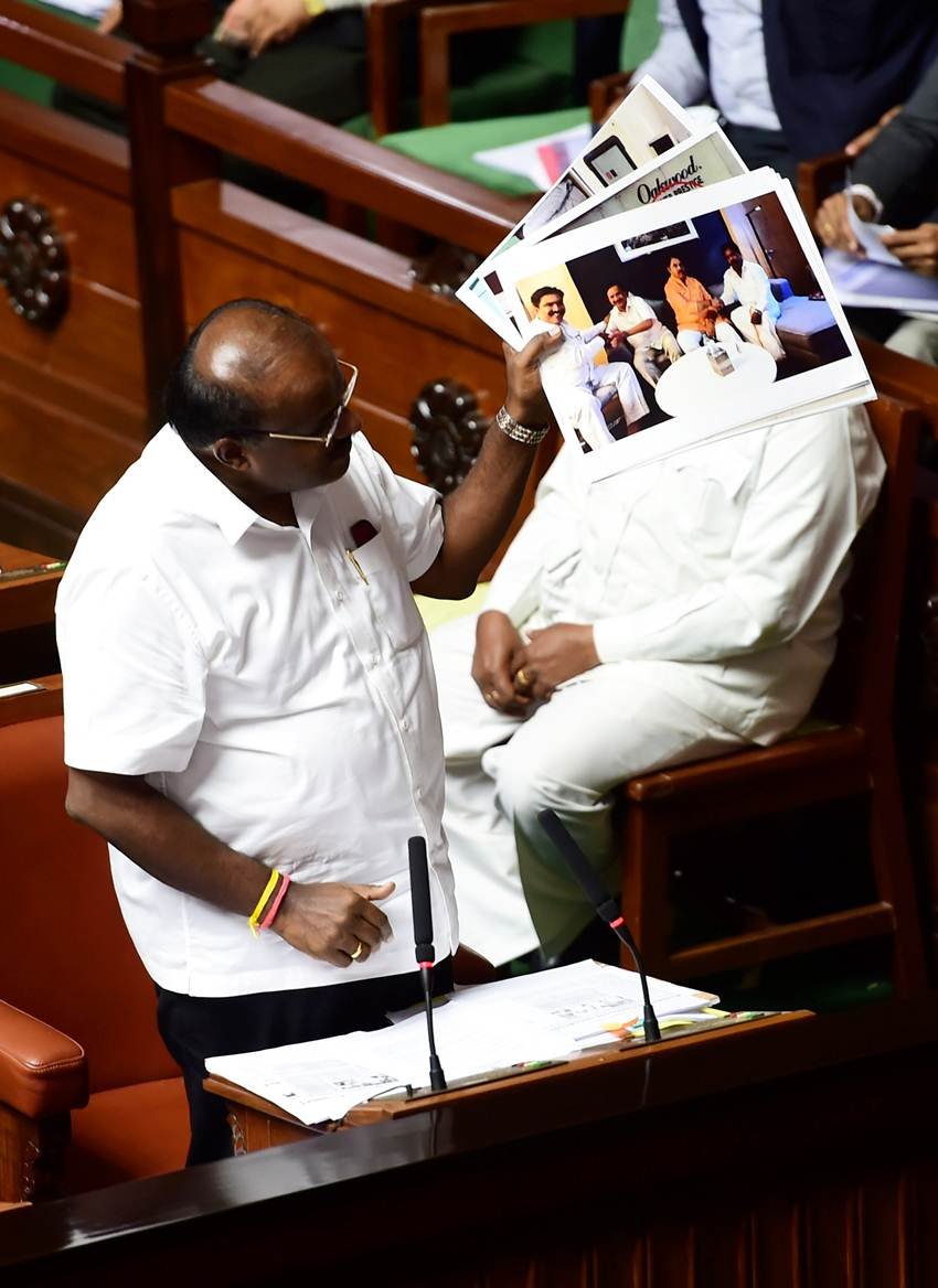 Karnataka Political Crisis, Karnataka Crisis, Karnataka, JDS, Congress, JDS-Congress, HD Kumaraswamy, CM Tenure, Trust Vote, State News, National News, India News, Hindi News, एचडी कुमारस्वामी, जेडीएस, कांग्रेस, बेंगलुरू, विधानसभा, विश्वास मत, बीजेपी, सियासी ड्रामा, हंगामा, कर्नाटक विधानसभा, राज्य समाचार, हिंदी समाचार