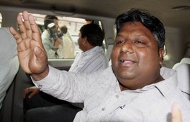 Delhi Temple Attack, Temple Attack, Temple, Hauz Qazi, Delhi, Old Delhi, AAP, Arvind Kejriwal, AAP Minister, Imran Hussain, Name, Mob, Allegation, Case, Police, Probe, CCTV Footage, Delhi News, State News, India News, National News, Hindi News