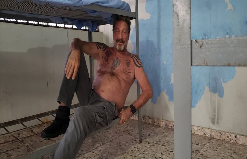 साइबर सिक्योरिटी किंग जॉन मैकफी
(फोटो सोर्स: Twitter/officialmcafee)