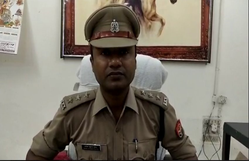कानपुर पुलिस 
फोटो सोर्स- स्थानीय 