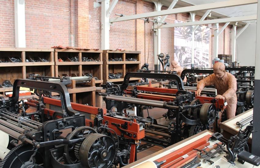 बीसवीं सदी मनुष्य के मशीनी विकास को रफ्तार देने वाली सदी मानी जाती है। बीसवीं सदी मनुष्य के मशीनी विकास को रफ्तार देने वाली सदी मानी जाती है।