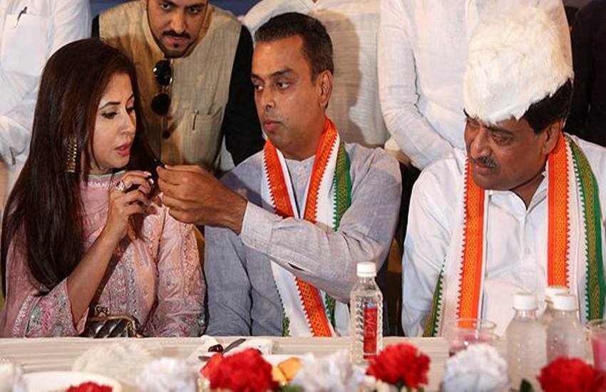 मिलिंद देवड़ा के साथ एक कार्यक्रम में उर्मिला मातोंडकर (फाइल फोटो सोर्स: Express Photo by Prashant Nadkar)