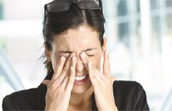 जानिए बरसात में कैसे करें आंखों की देखभाल, सिर्फ इन बातों का रखना है ध्यान