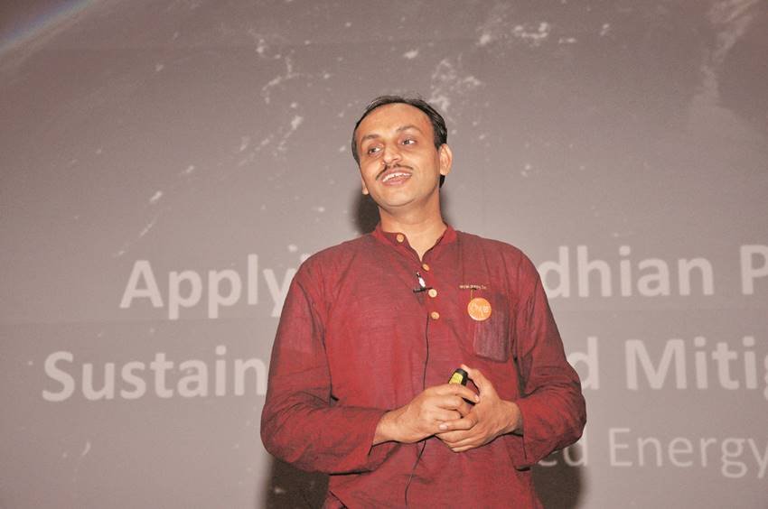 प्रोफेसर सोलंकी प्रोफेसर सोलंकी