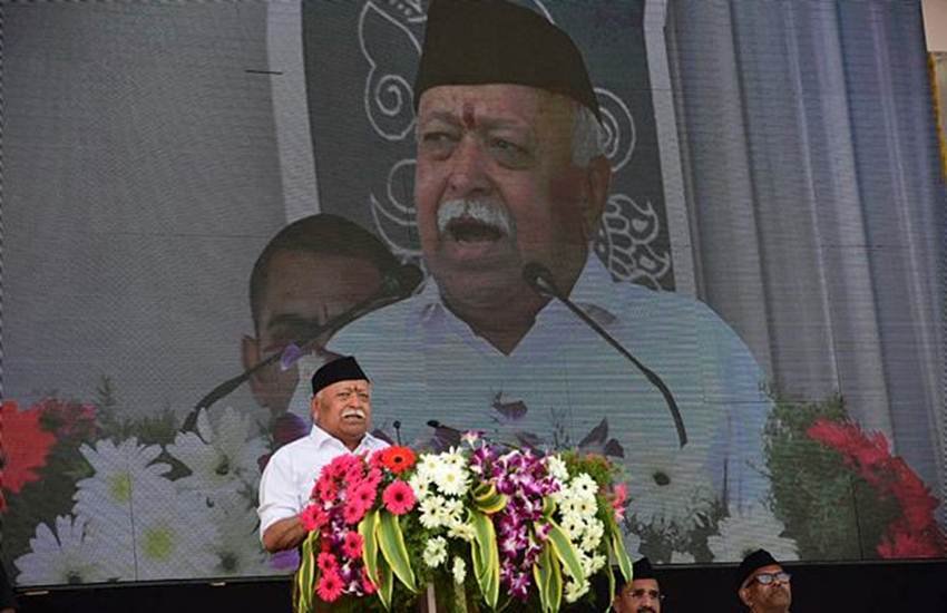RSS प्रमुख मोहन भागवत एक कार्यक्रम में बोलते हुए। फोटो सोर्स: एक्सप्रेस आर्काइव)