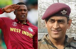 एमएस धोनी की देशभक्ति के कायल हुए शेल्डन कॉट्रेल, Video शेयर कर कही ये बड़ी बात